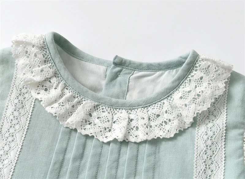 2025 White Lace Baby Girls Summer Birthday Dresses Classy Flying Sleeves Children Green Dress Round Neck Bandage Holiday clothes