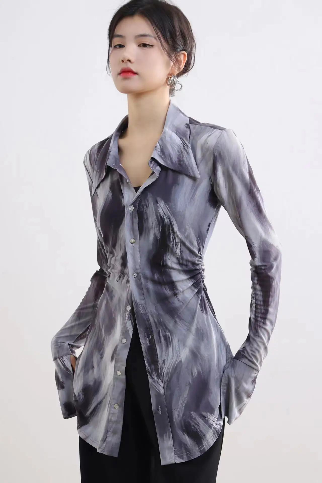 

Retro Tie Dye Gradient Slim Fit Mesh Shirt Women's Spring Summer Bell Sleeve Turn-down Collar Top Dark Night Black Fog 2026