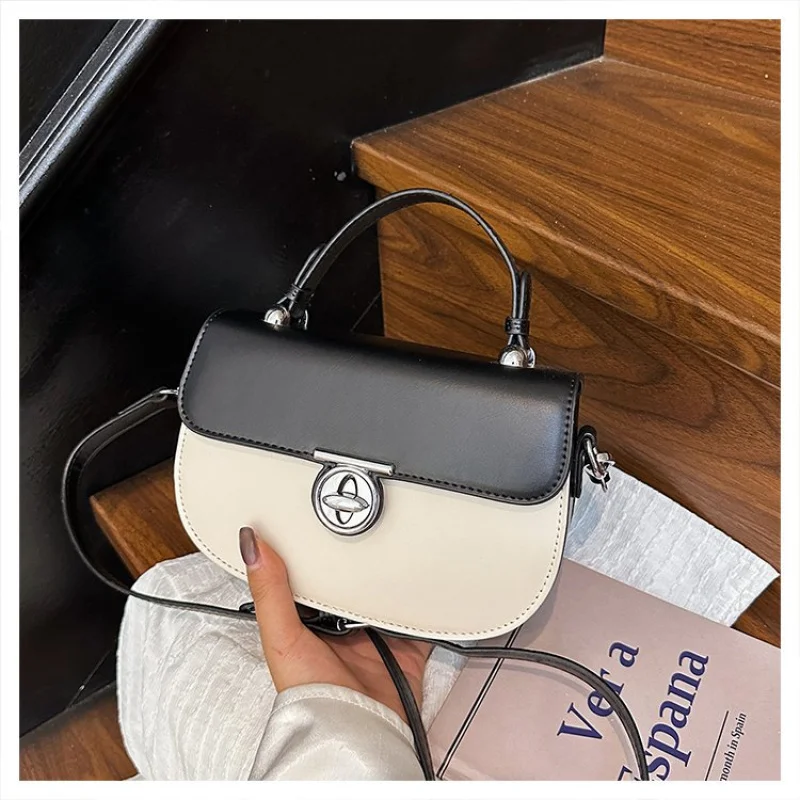 Fashionable Ladies Crossbody-Bag Crafted From Wave-Printed Leather Featuring Classic Paris Style And High-End Look​