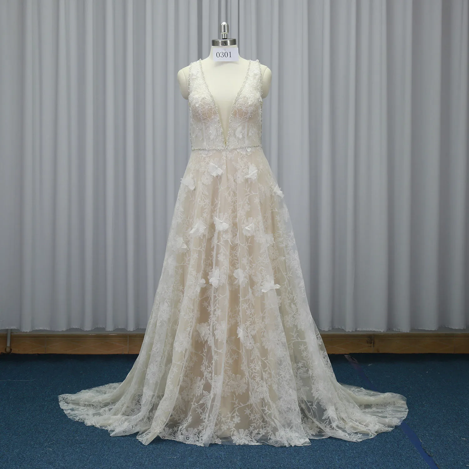 

Lace Boho Wedding Dresses V Neck Sleeveless A Line Bride Dresses Floor Length Chiffon Wedding Gowns Customized vestidos de novia