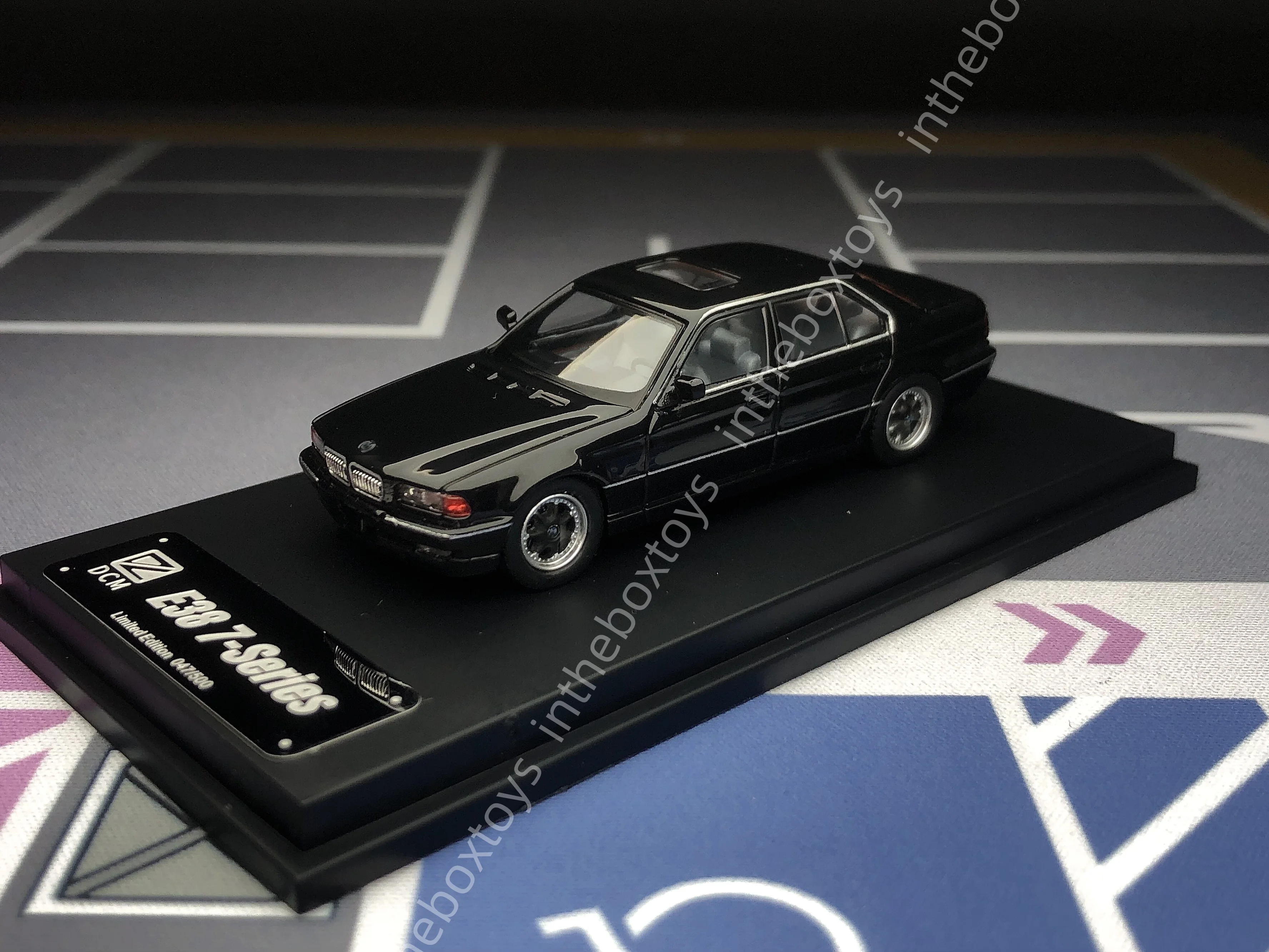 

DCM 1/64 E38 7-Series Black Diecast Model Car Collection Limited Edition Hobby toys