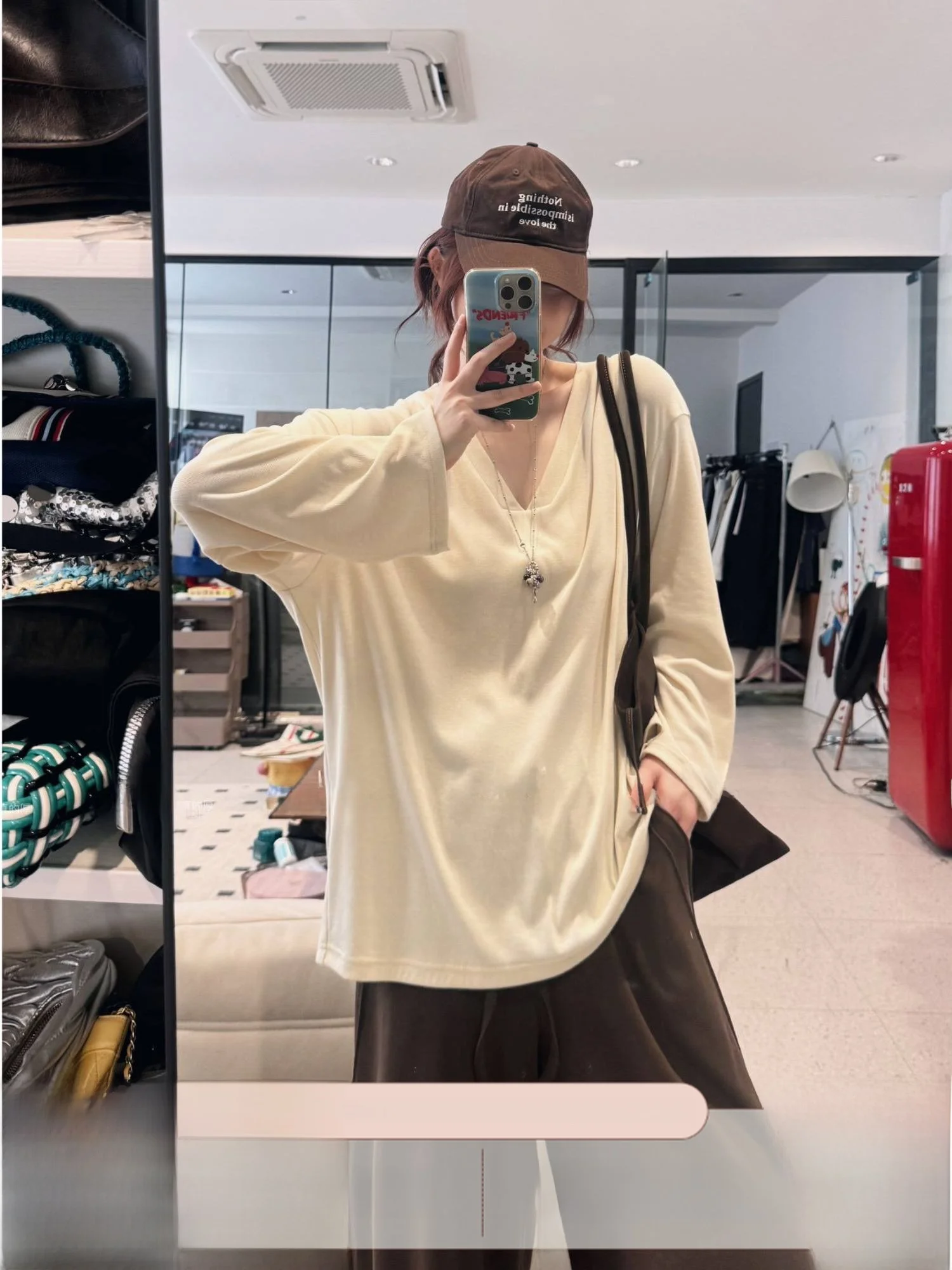 

Комплект JINGU: мягкая свободная футболка с V-образным вырезом и широкие повседневные брюки — удобная повседневная одежда для женщин