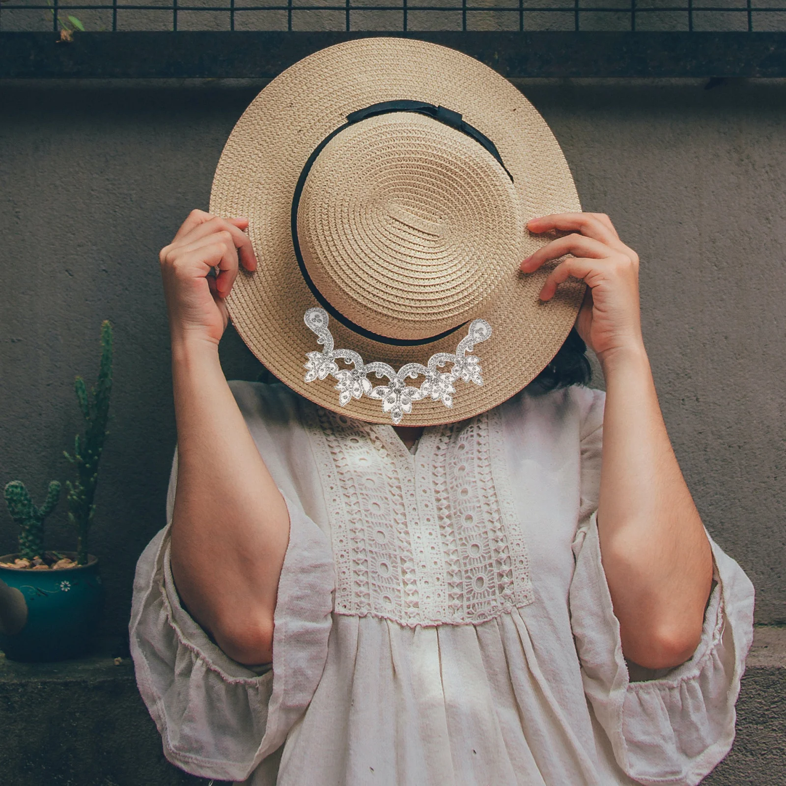 

Shiny Rhinestone Applique Iron on Patch for Wedding Dresses Shoes Hats DIY Decoration Repair Clothing Accessories