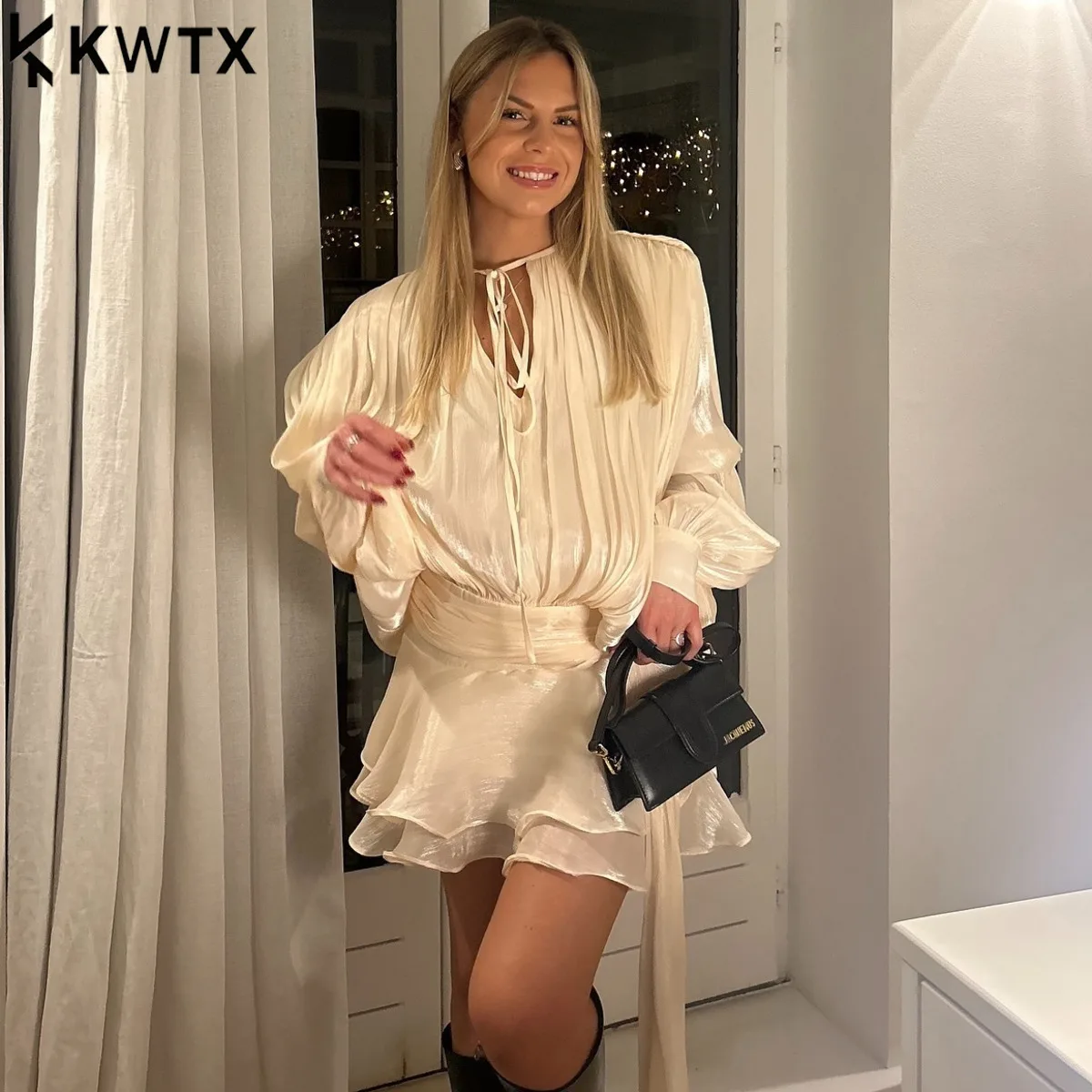 Vestido elegante fruncido Mini para mujer cuello redondo linterna manga larga cintura alta temperamento vestidos moda femenina Sexual