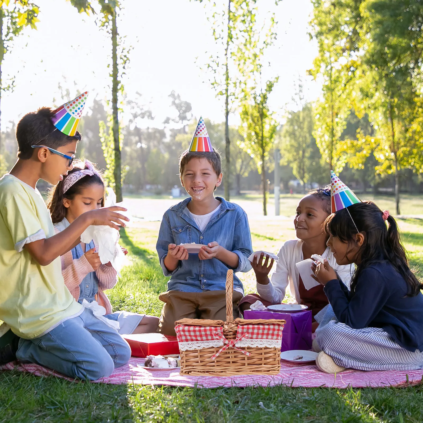 

1 pc Basket With Lid Exquisite Woven Straw Storage Container For Home Wedding Party Organizer Portable Sundries