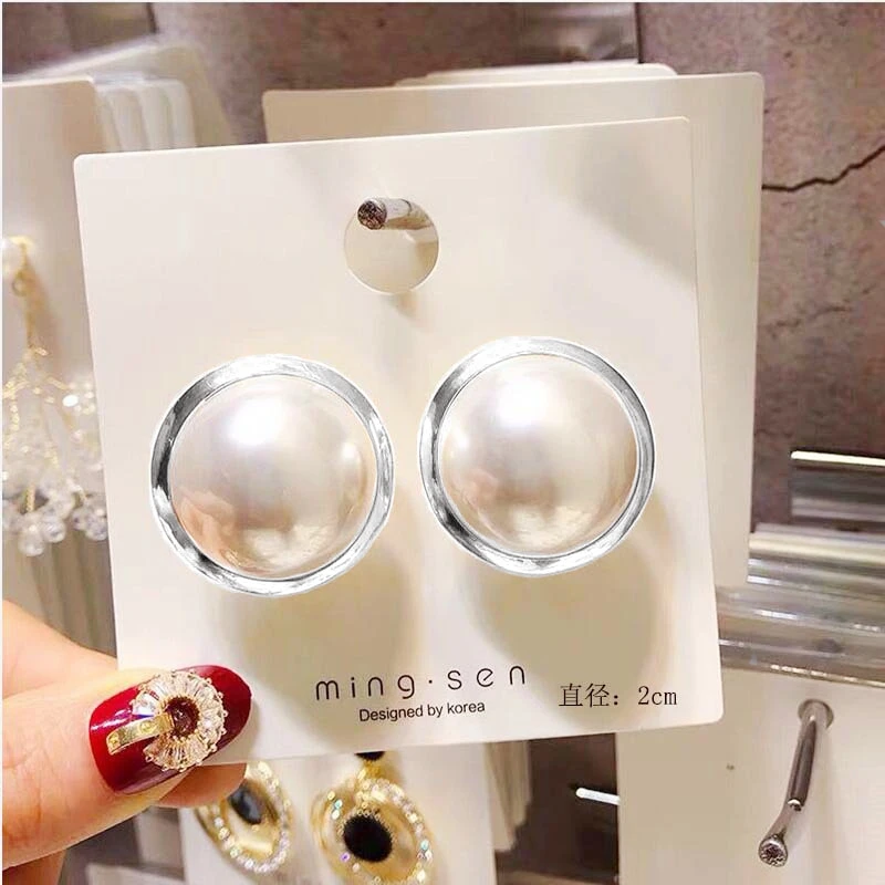 20mm Exaggerate Round White Imitation Pearl Stud Earring for Women Simple Temperament Wedding Jewelry Christmas Day Girl Gift