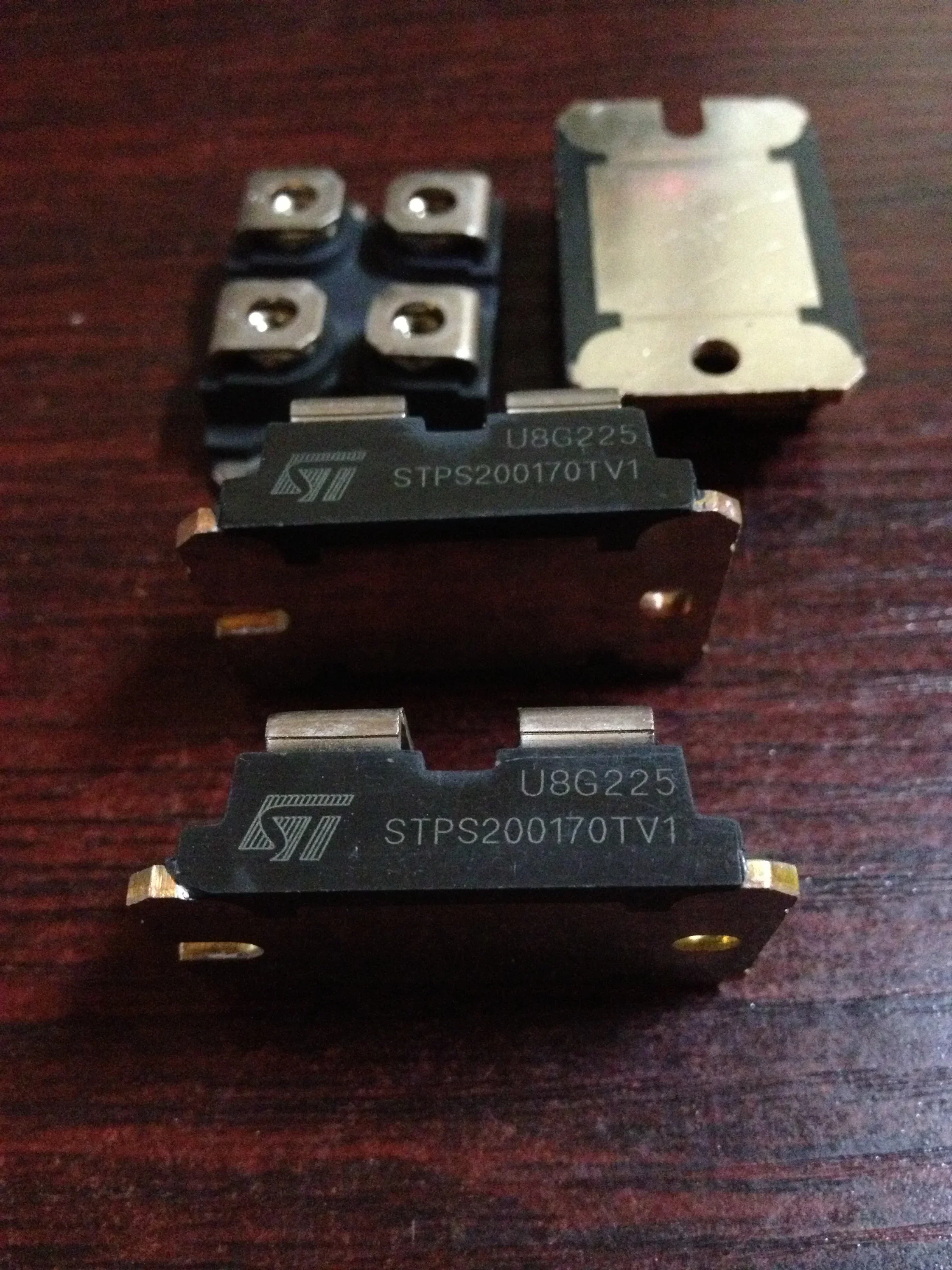 10ชิ้น/ล็อต STPS200170TV1 STPS200170TV1Y จัดส่งฟรีใหม่และโมดูลต้นฉบับ