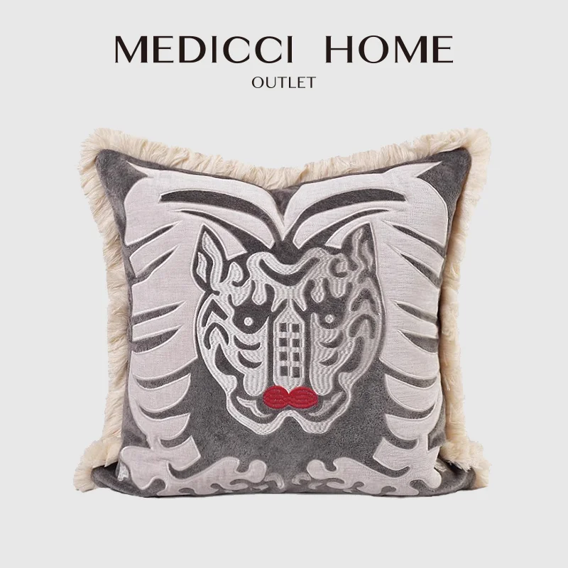 

Medicci Home, оригинальный дизайн, белый тигр с красной губой, чехол для подушки, роскошная наволочка с бахромой и тяжелой вышивкой 50x50 см для виллы