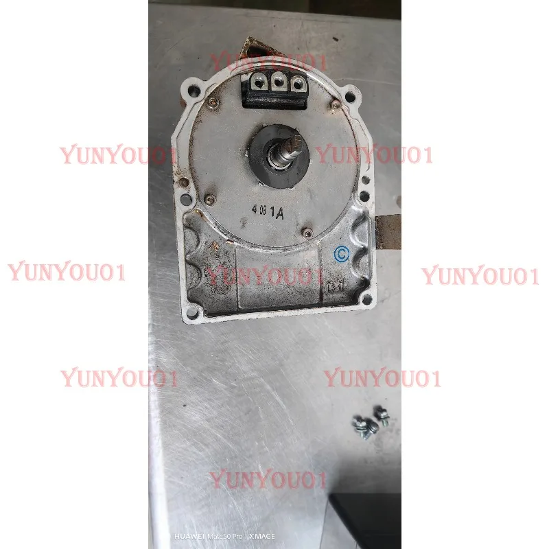 

Двигатель мощностью 500–700 Вт и Скорость около 800–3000 гг.