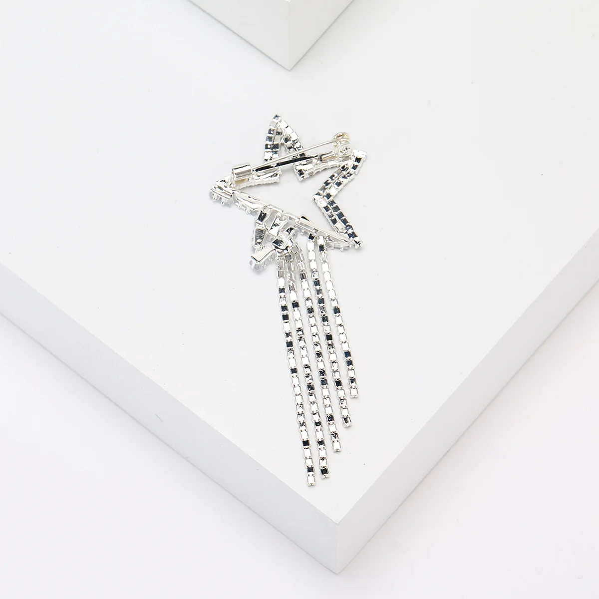 Dmari Women Tassel Brooch Sparkling Stars Lapel Pin Shooting Star Brooch Pin Luxury Jewelry Accessories For Clothing Dress