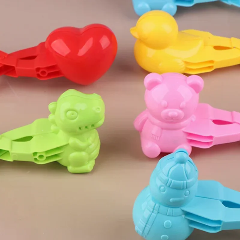 

4Pcs Snowball Maker Clip For Kids Adult Creative Cartoon Heart Animals Shape Snow Sand Mold Tool Children's Winter Outdoor Toy