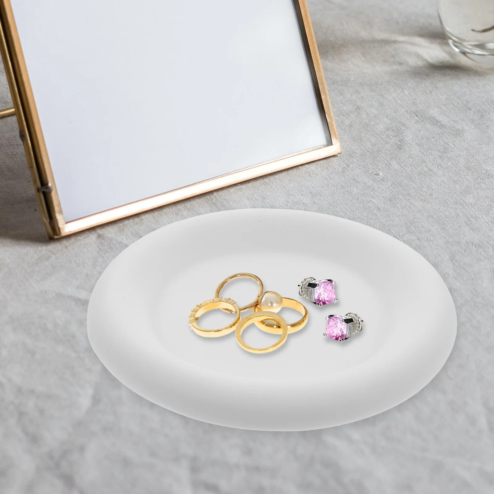

Desktop Decorative Gypsum Jewelry Tray Unique Round Shape Jewelry Storage Plate for Rings Earrings Lipstick Organizer Display