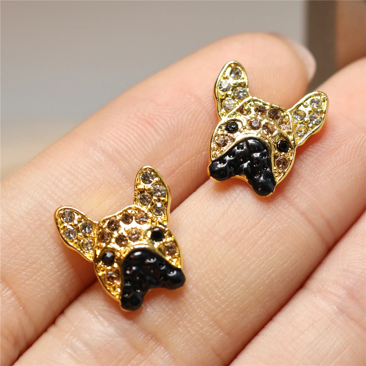 Creative Cute Golden French Bulldog Stud Earrings for Women Exquisite Pet Puppy Earrings Jewelry Holiday Gifts for Dog Lovers