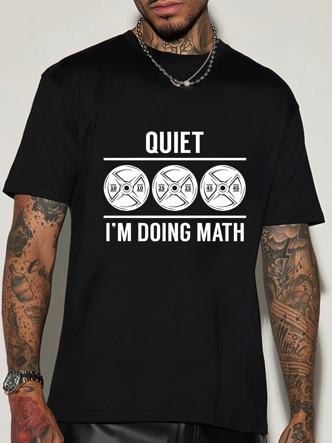 Fitness-T-Shirt für Herren mit Rundhalsausschnitt aus Baumwolle, Kurzarm-Trainingsshirt mit Slogan-Druck 'Weight Plate Quiet I Am Doing Math'