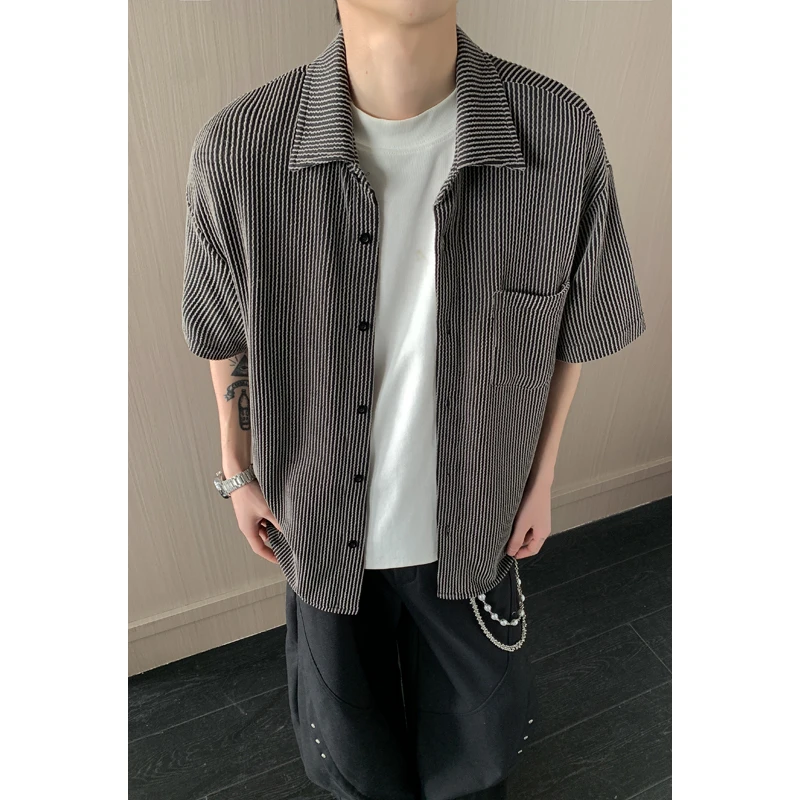 

Summer Short Sleeved Shirt Men Retro White Striped Shirt Men Streetwear Korean Loose Black Pleated Shirt Mens Fashion Shirts