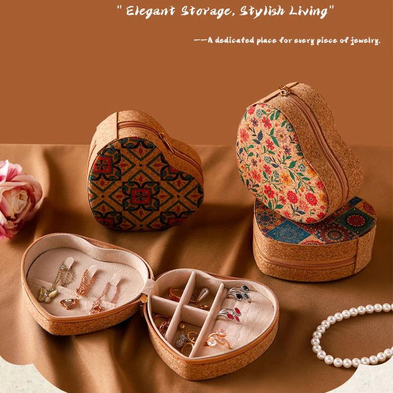 1 Heart shaped Jewelry Storage Box - Portable Mini Travel Storage and Organizing Box, suitable for storing necklaces, earrings,