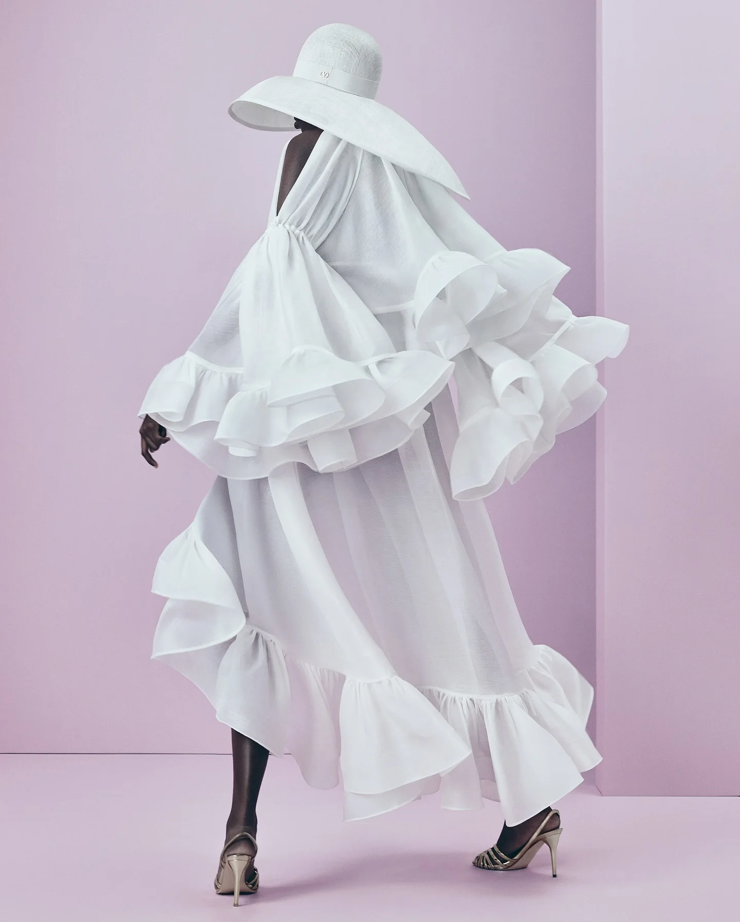 2025 Trend Women's Dramatic Layered Tulle Dress with Ruffles Asymmetrical V-Neck Evening Gown Party Costume Flowy Sheer Chiffon