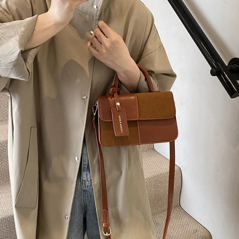 

Fashionable Women's Handbag Made Of Premium Leather Boasting Trendy Design And Famous Commuter Vintage Style​