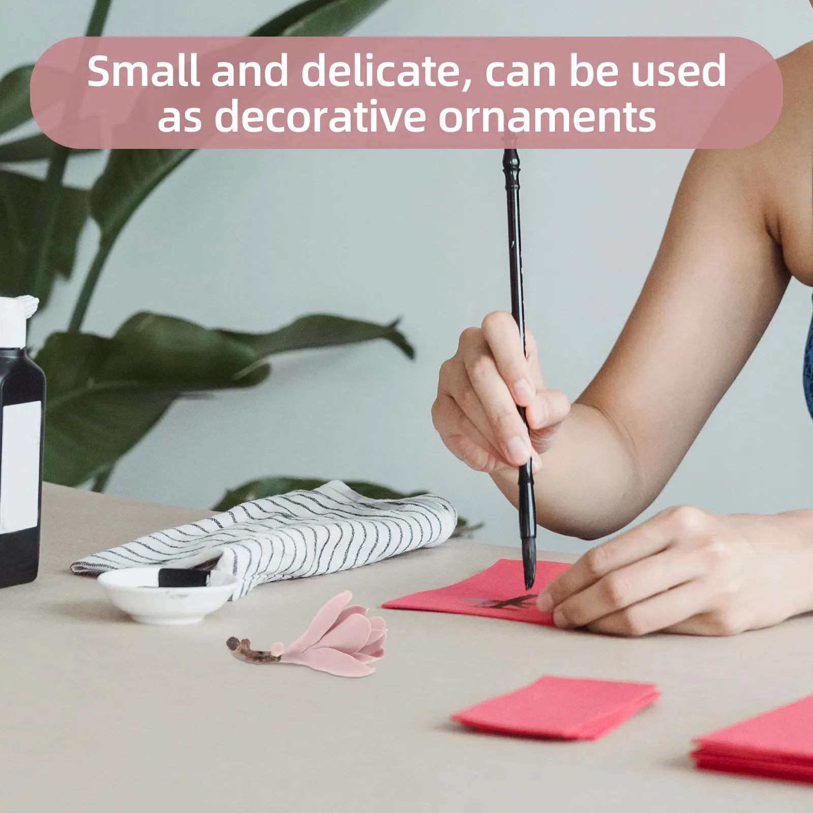 

Керамическая подставка для каллиграфических кистей в форме цветка, элегантный держатель для кистей в китайском стиле, декор для рабочего стола