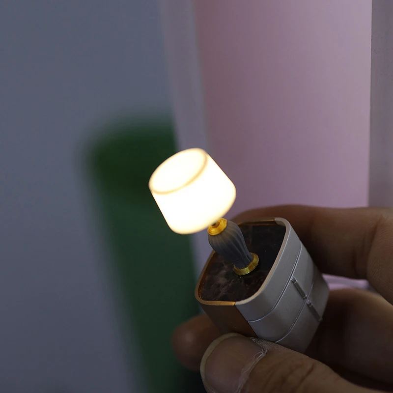 1Pcs 어린이 아기 선물 장난감 1:20 인형 집 미니 가구 소형 책상 테이블 램프 모델 인형 집 DIY 액세서리