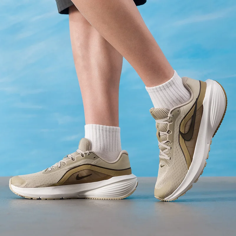 ナイキ メンズシューズ オリジナル ローカット 軽量 通気性 - Lightweight Road Running Shoes のレビューと価格
