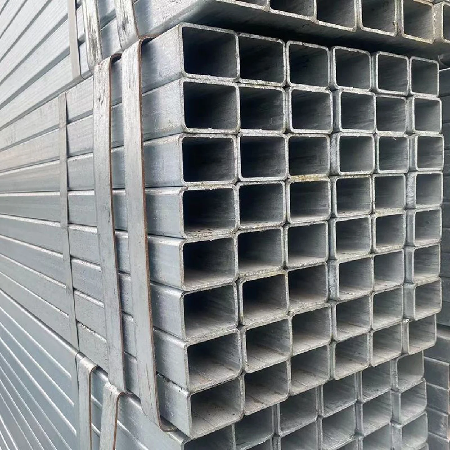

Galvanized Square Steel Tube Iron Square Tube Warehouse Rack Frame Tube Greenhouse Tube Welded Steel Tube Metal Materials