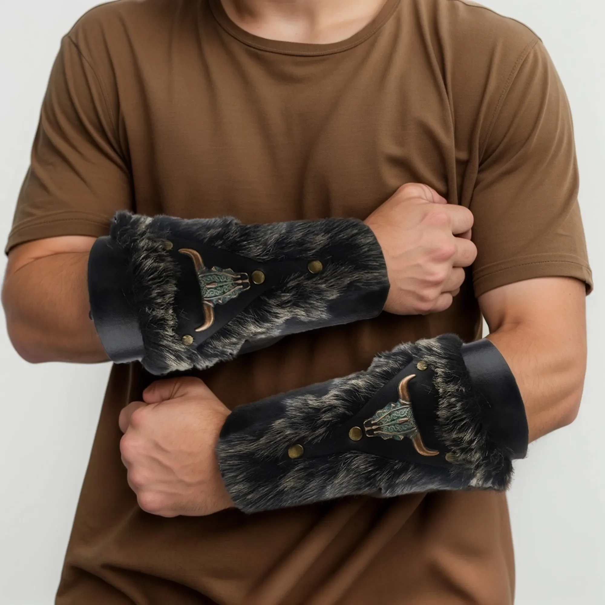 

Medieval Retro PU Wristband Leather Faux Fur Glove Viking Wide Bracer Cuff Adjustable Vintage Gauntlet Arm Armor Cosplay Costume