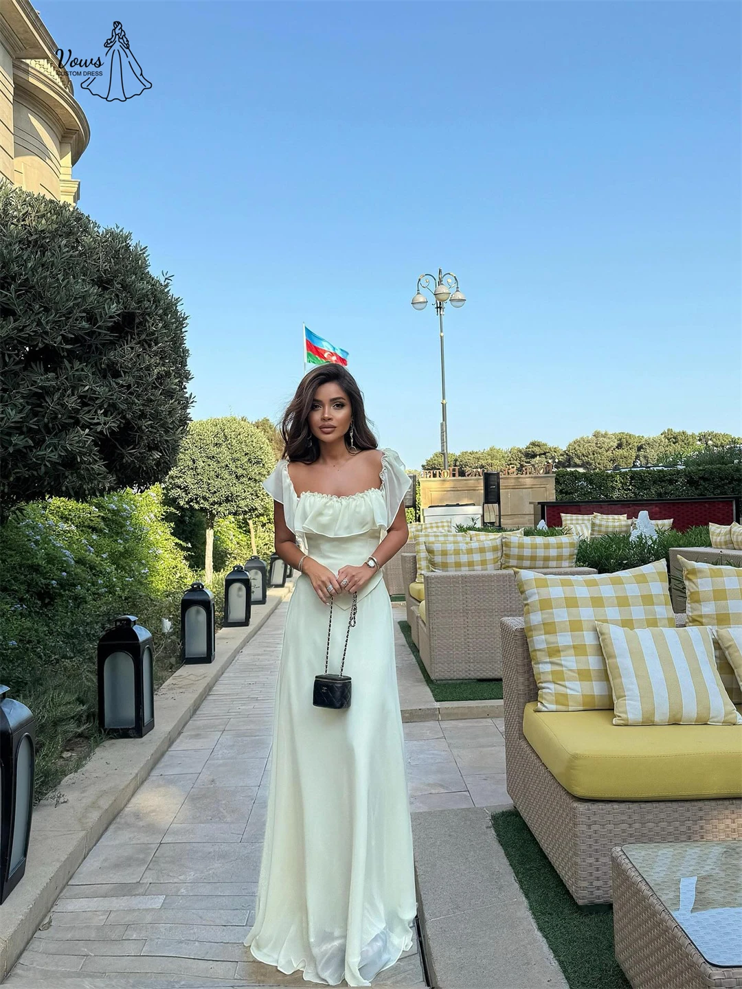 ชุดราตรีหรูหราสำหรับงานพิธีสำคัญ ผ้าซาติน ดีไซน์สง่างาม ชุดราตรียาวสำหรับผู้หญิง ตัดเย็บตามสั่ง แต่งลูกไม้