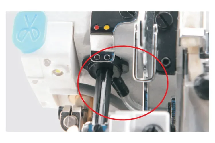High-Speed 4/5 Thread Overlock Sewing Machine Manual Auto Trimmer for Heavy Duty Fabric Stitching Manufacturing Plants