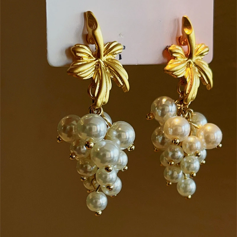 2023 New Ancient Style Grape String Long Earrings Niche Light Luxury Fashion Sweet Cool Style Retro Pearl Earrings