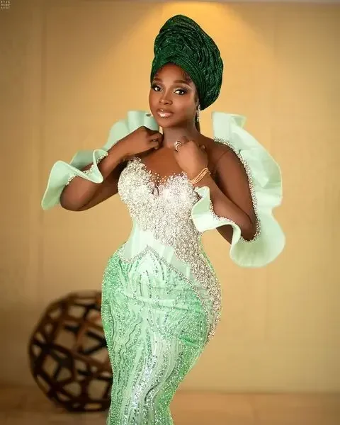 Luxueux Aso Ebi scintillant sirène dentelle cristal perlé robe de bal Sexy col Transparent formelle fête robe de soirée personnalisée