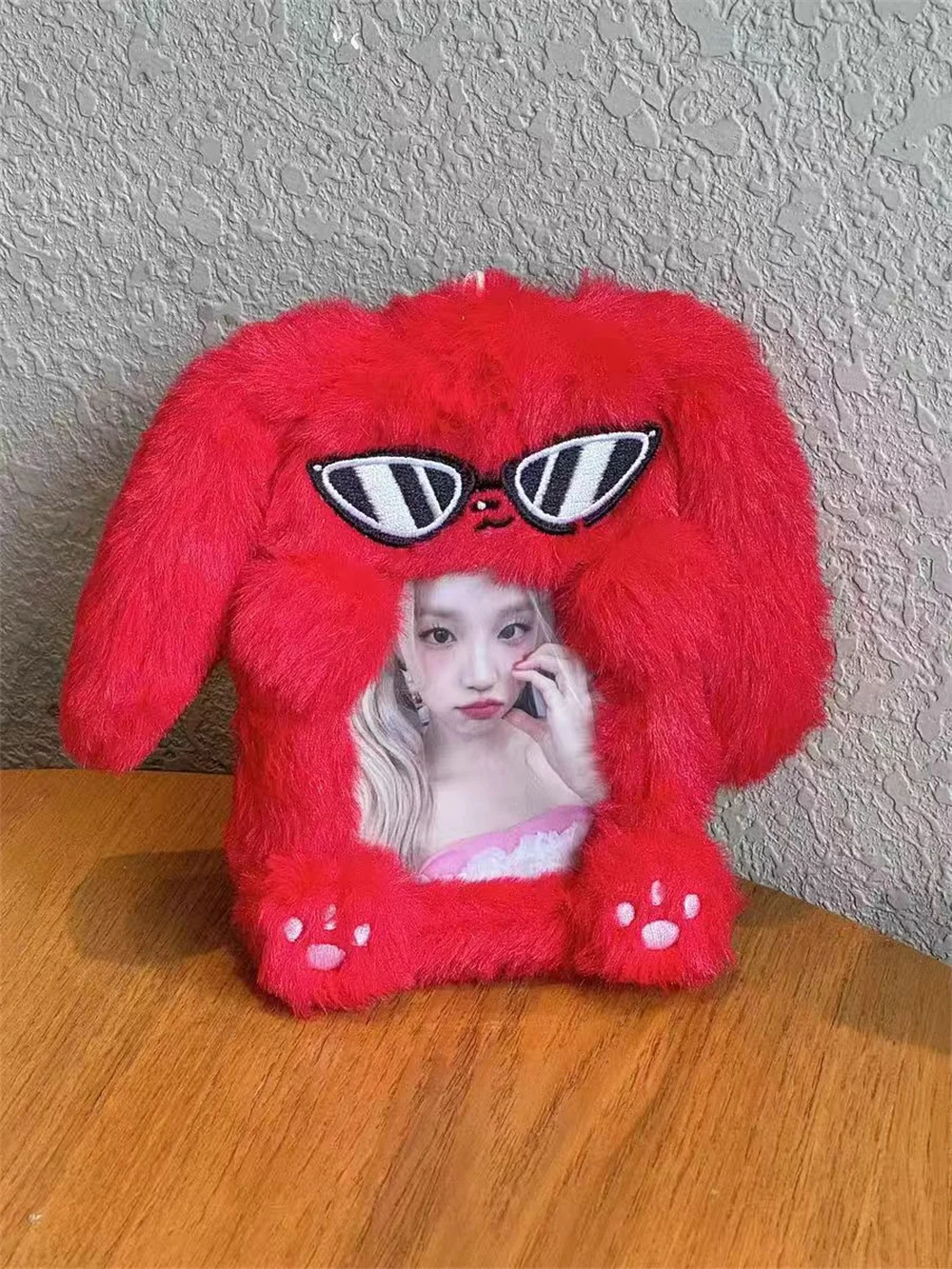 Kpop GIDLE YUQI Red Rabit Plush Postcard Photo Frame Cute Plush Red Rabit Card Holder Idol's Lomo Card Small Card Photo Display