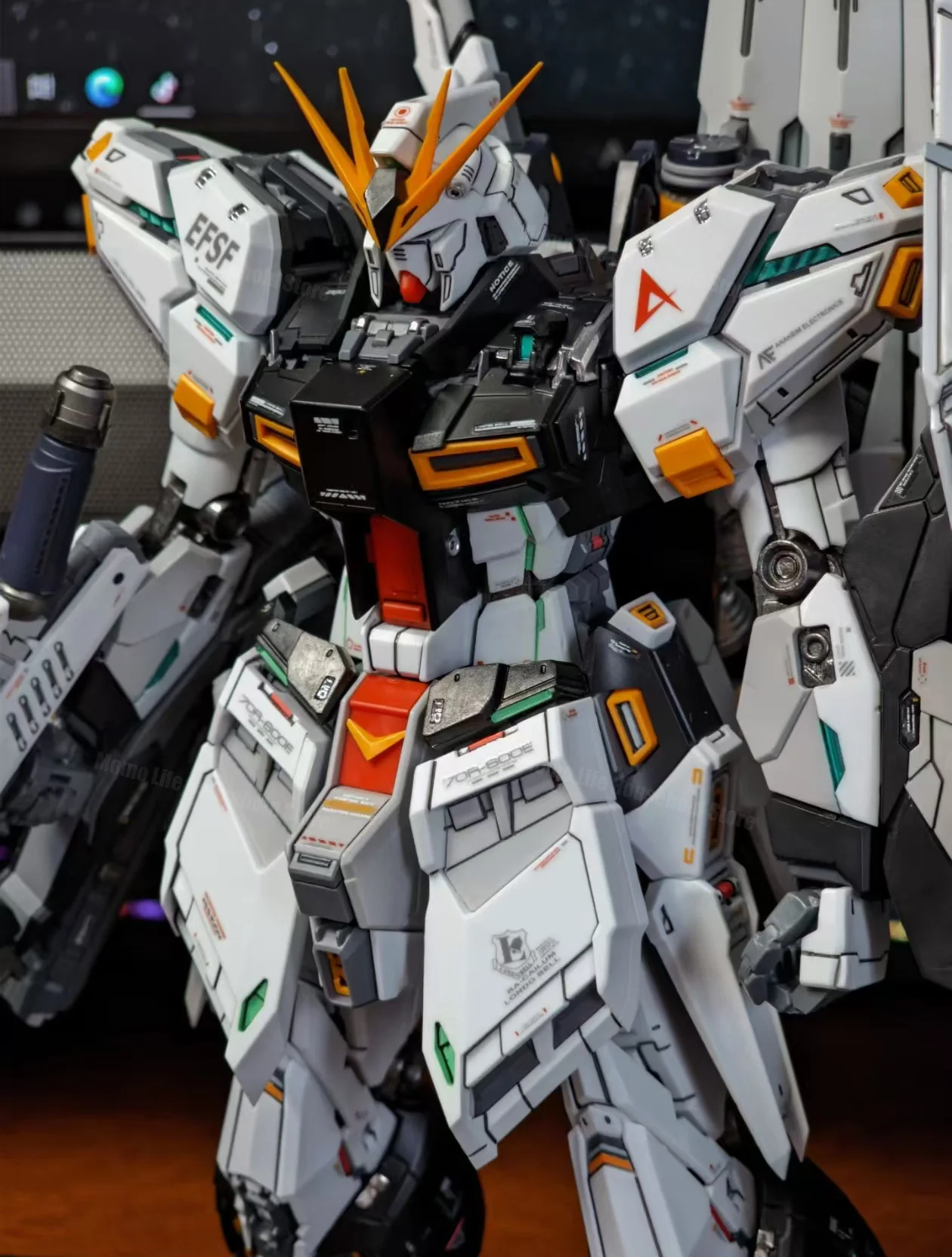 재고 있음 VT V-TIGER MG 1/100 RX-93 V 조립 모델 키트 합금 스켈레톤 키트 애니메이션 액션 피규어 로봇 플라스틱 모델 선물 장난감