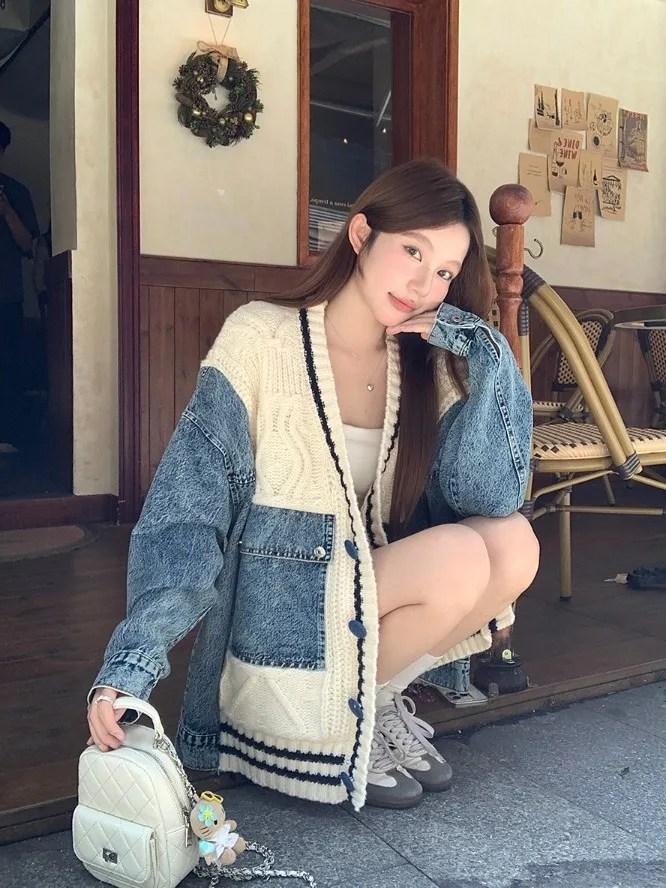 معطف كارديجان نسائي كبير الحجم بنمط الدنيم المرقع على الطراز الرجعي، دافئ وسميك بأكمام طويلة وأزرار، أنيق لفصلي الخريف والشتاء