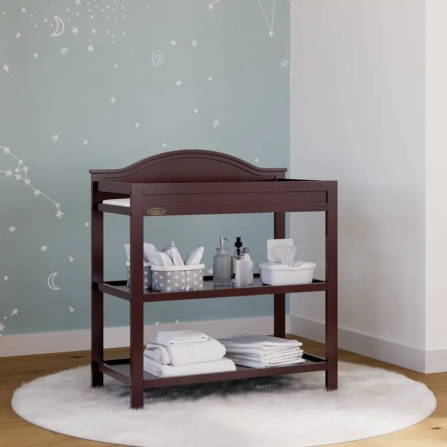 طاولة تغيير Clara Espresso GREENGUARD Gold Ceritif، تتضمن وسادة طاولة تغيير مقاومة للماء مع حزام أمان، 2 O #2