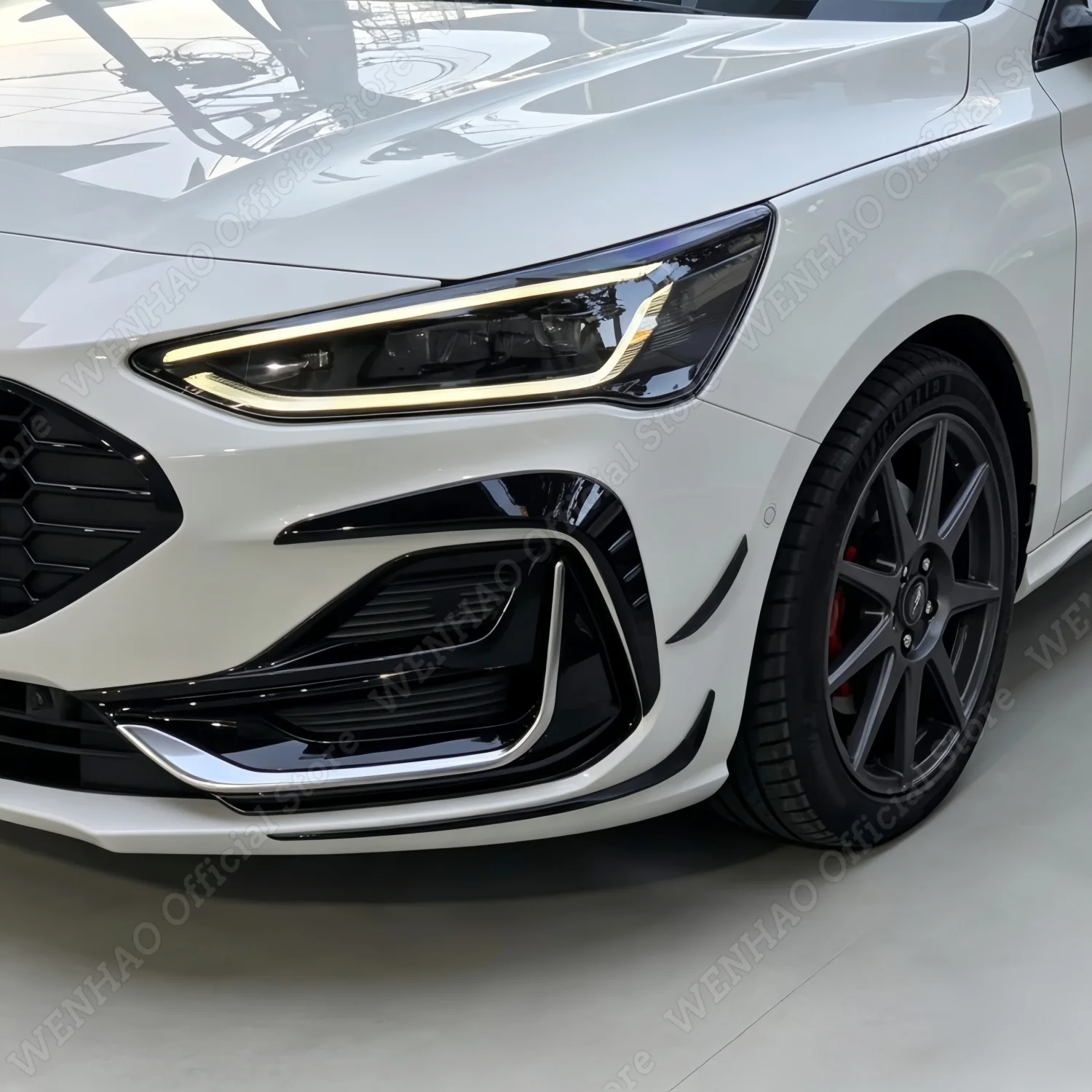 1 Pair Car Front Bumper Splitter Spoiler Frame Fog Light Vent Gloss Black ABS For Ford Focus MK4.5 2022-2024 Canards Air Knife