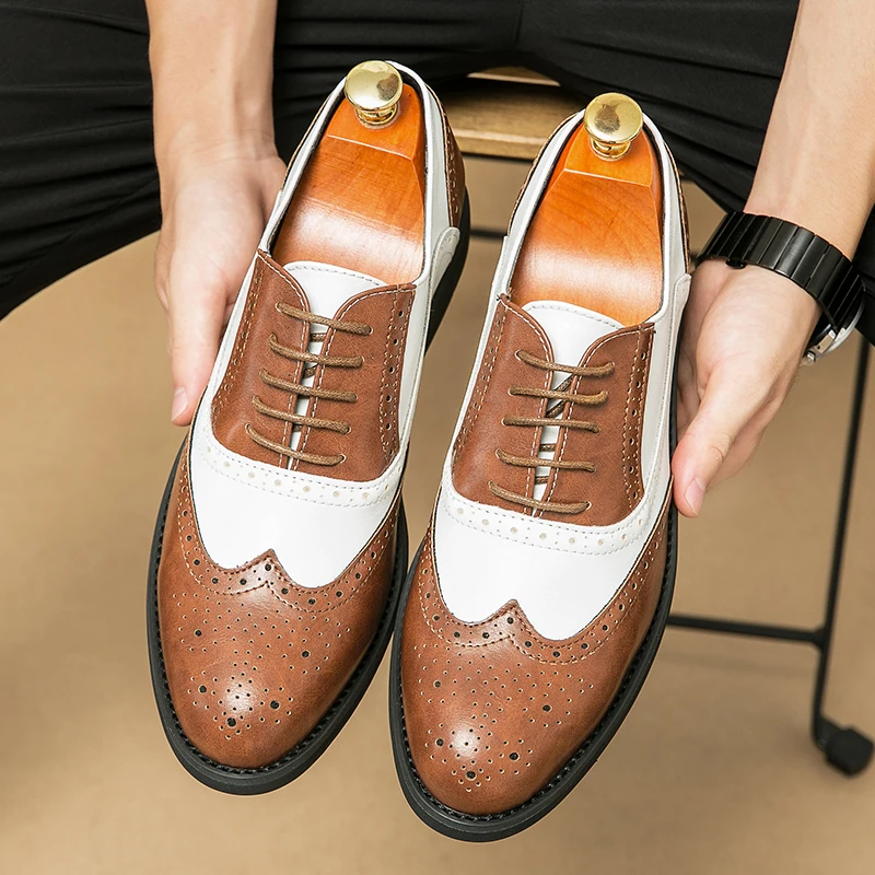 Brand Men's Blok Carving Pointed Banquet Wedding Leather Shoes Spring New Men's Comfortable Lace Up Business Oxford Shoes