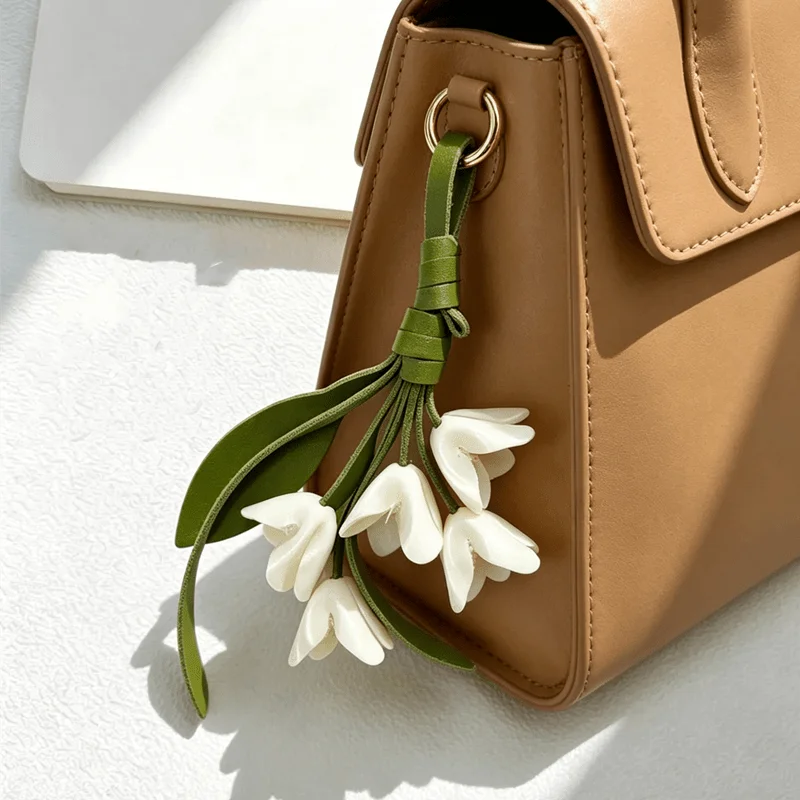 Handmade PU Leather Bell Orchid Keychain Pendant Creative Keychain, Simple and High-end Decorative Keychain, Suitable for Daily