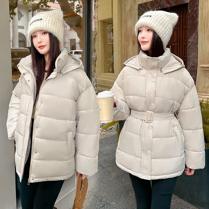 PinkyIsBlack Giacca imbottita con cappuccio staccabile da donna 2025 Nuovo autunno inverno Piumino Cappotto Abbigliamento invernale da donna con cintura