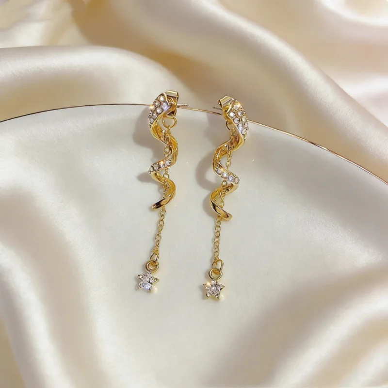 Korean New Luxury Long Tassel Earrings for Women Ins Rotating Twisted Zircon Dangle Lucky Star Earings Gold Color Jewelry Gifts