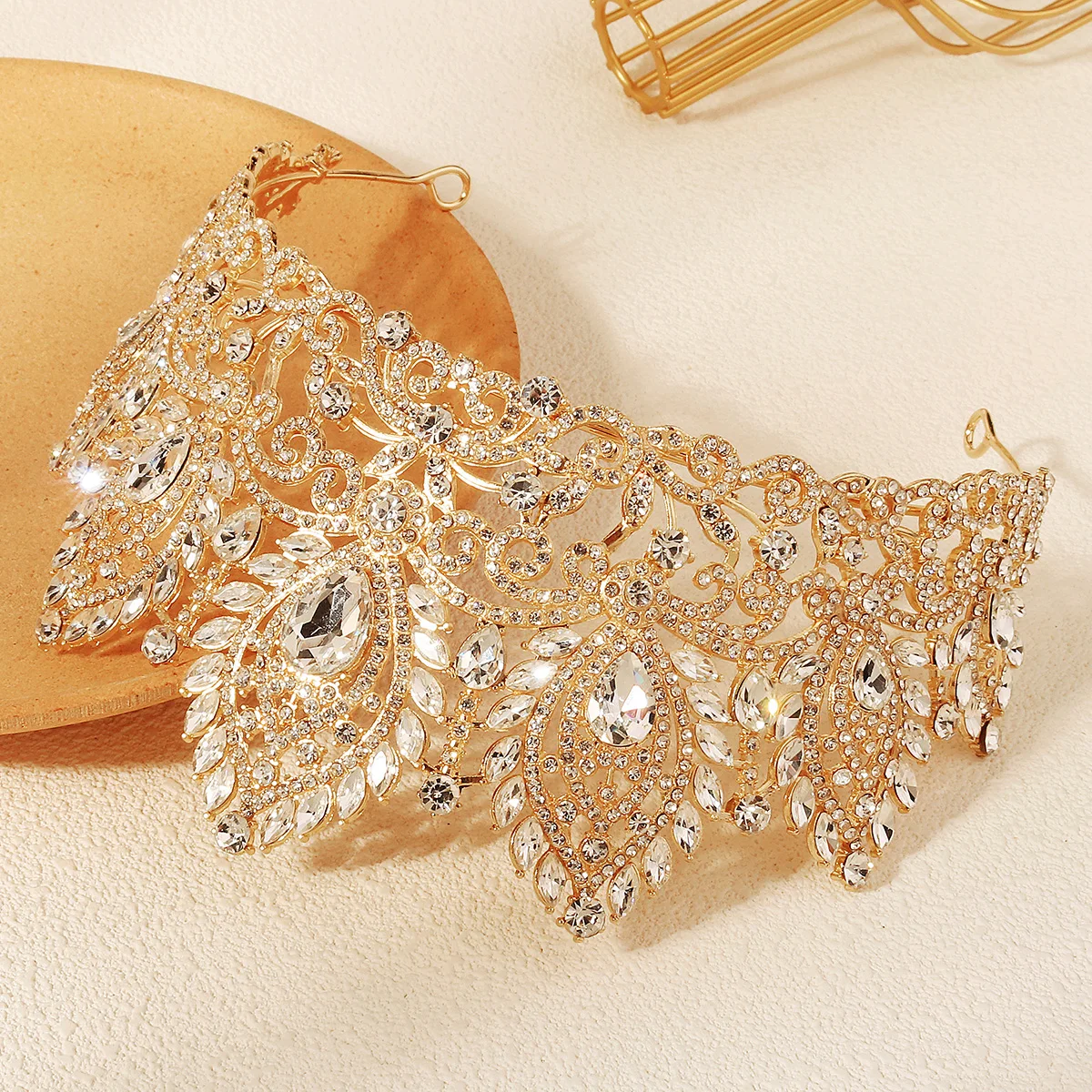 Miallo الذهبي الفاخر الباروك كريستال الزفاف تاج الغلاف الجوي حفلة الراين تيارا Hiar الفرقة الزفاف إكسسوارات الشعر