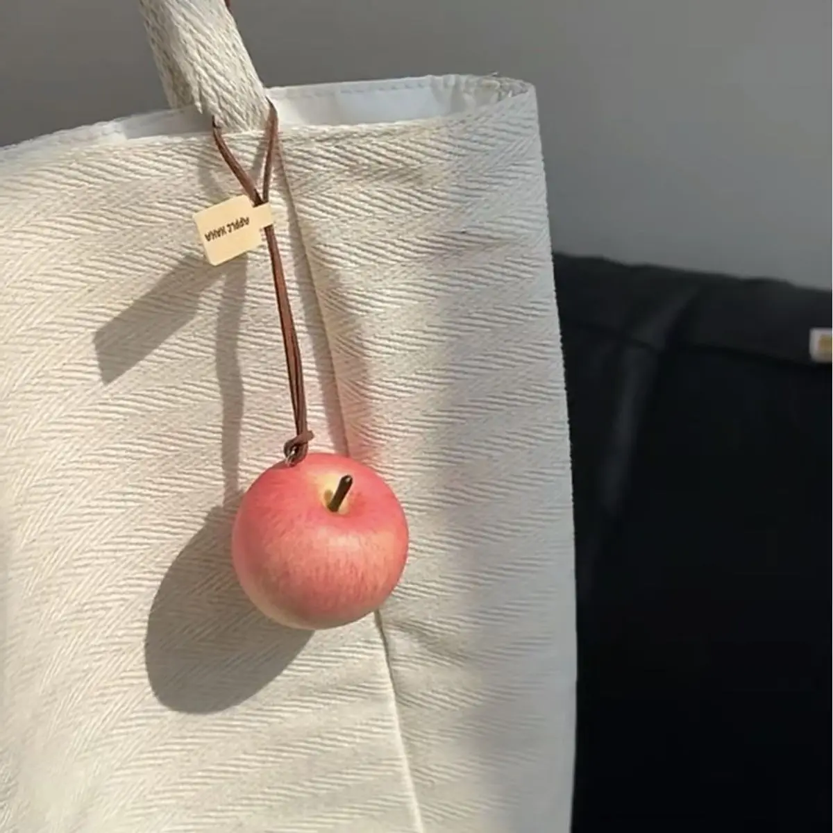 Cute Mini Apple Keychain Realistic Fruit Bag Charm Car Hanger Peace Blessing Pendant Christmas Eve Gift For Friends Family