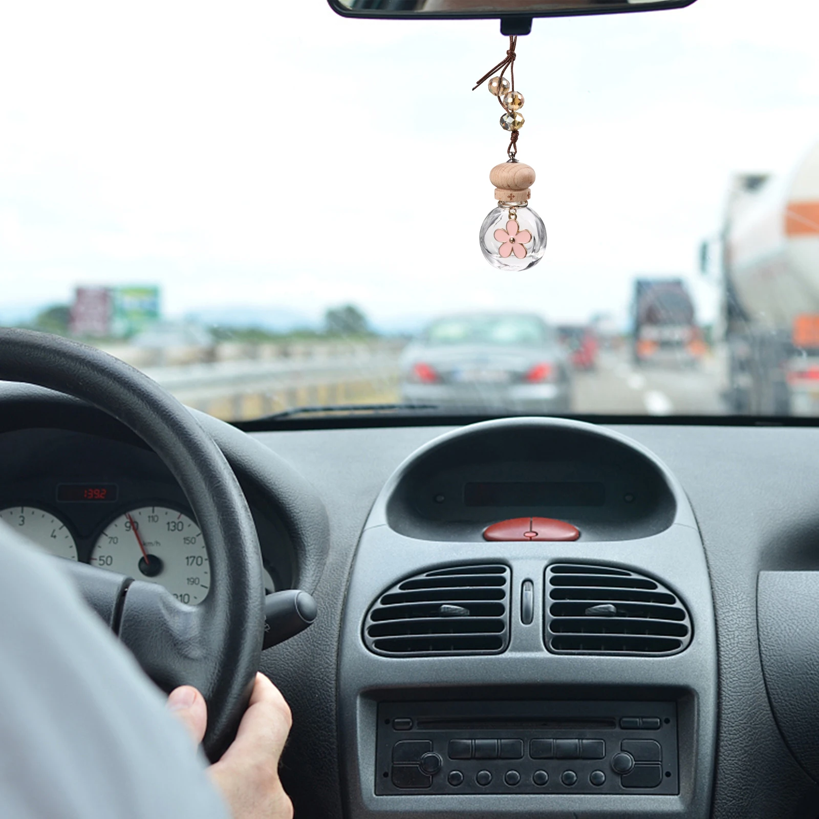 

1 шт., 6 мл, автомобильный кулон для духов, прозрачный дизайн, красочный привлекательный освежитель, зеркало заднего вида, подвесное украшение, аксессуар