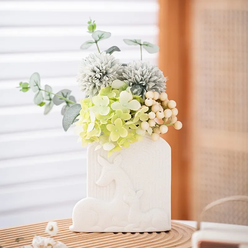 

Creative Sika Deer White Ceramic Vase Living Room Desktop Ornament Light Luxury Flower Arrangement Vase Decoration Home