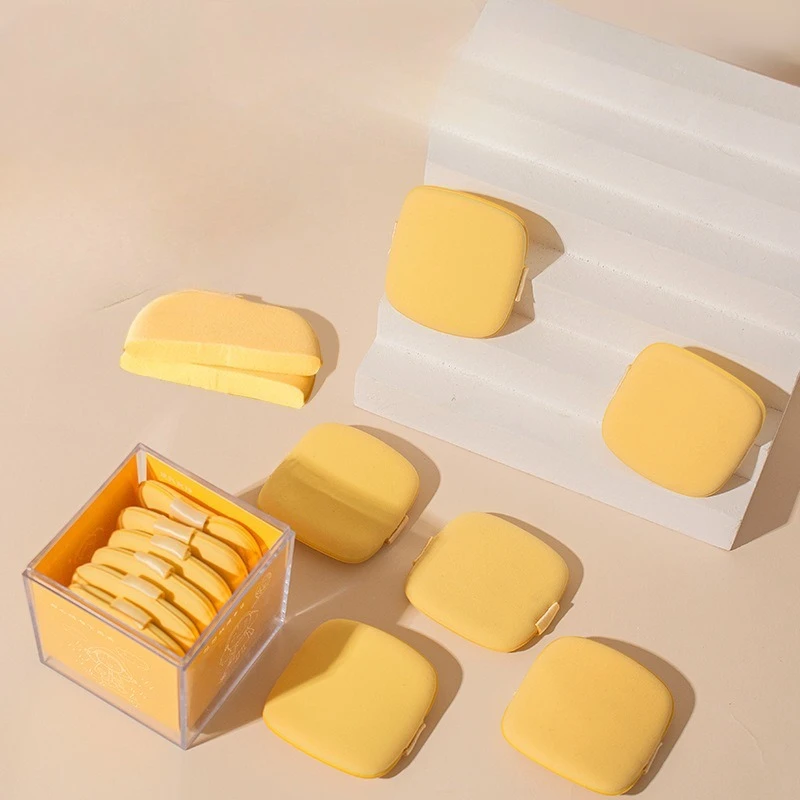 تتصبح البسكويت ذات وسادة هوائية على شكل زبدة كبيرة في الاتصال مع أدوات مكياج فائقة النعومة على الوجهين منتفخة زبدة الطاعة