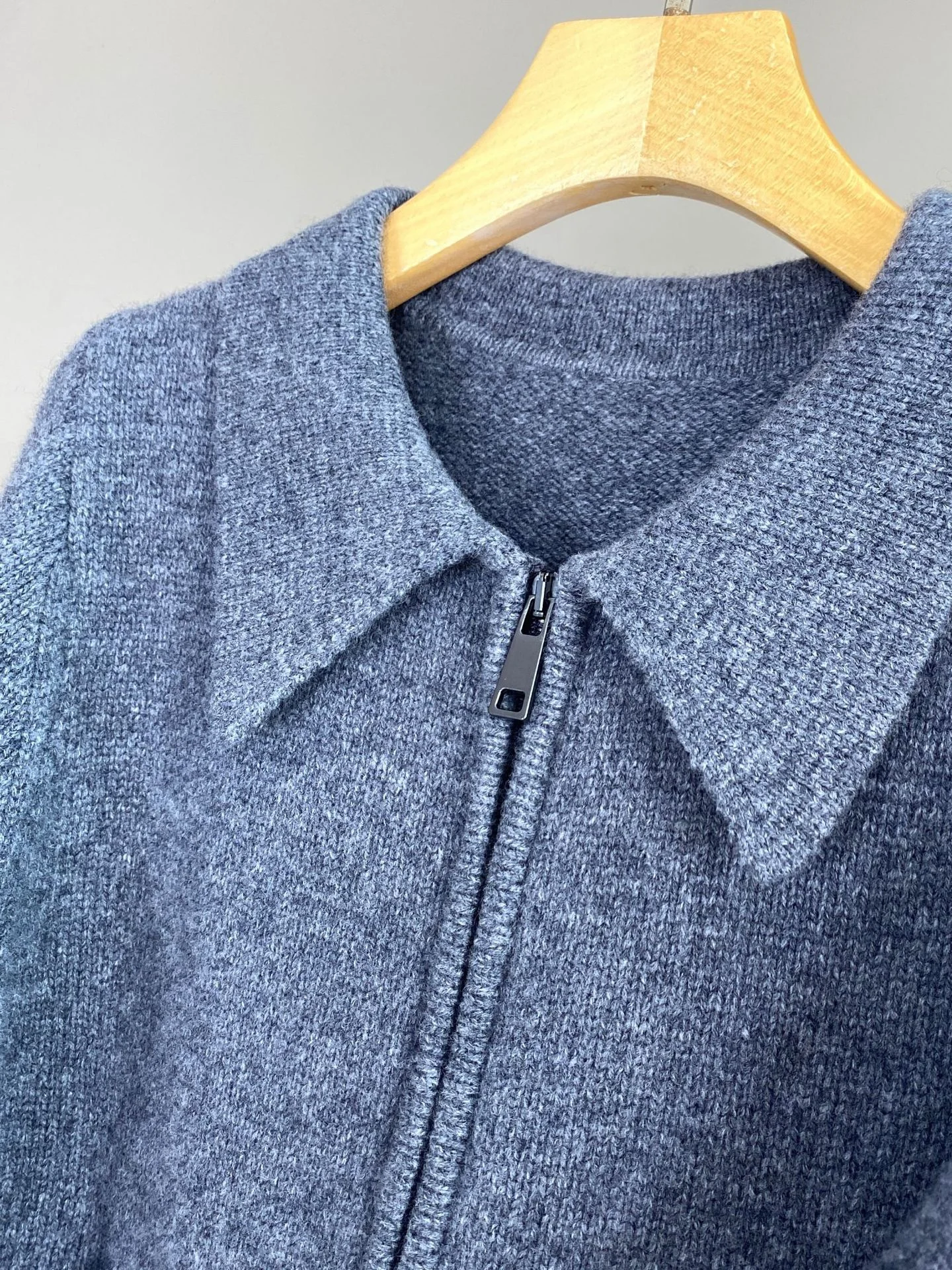 

Осень-зима 2022, новый высококачественный шерстяной вязаный кардиган с лацканами и молнией с длинными рукавами, модный универсальный повседневный свитер