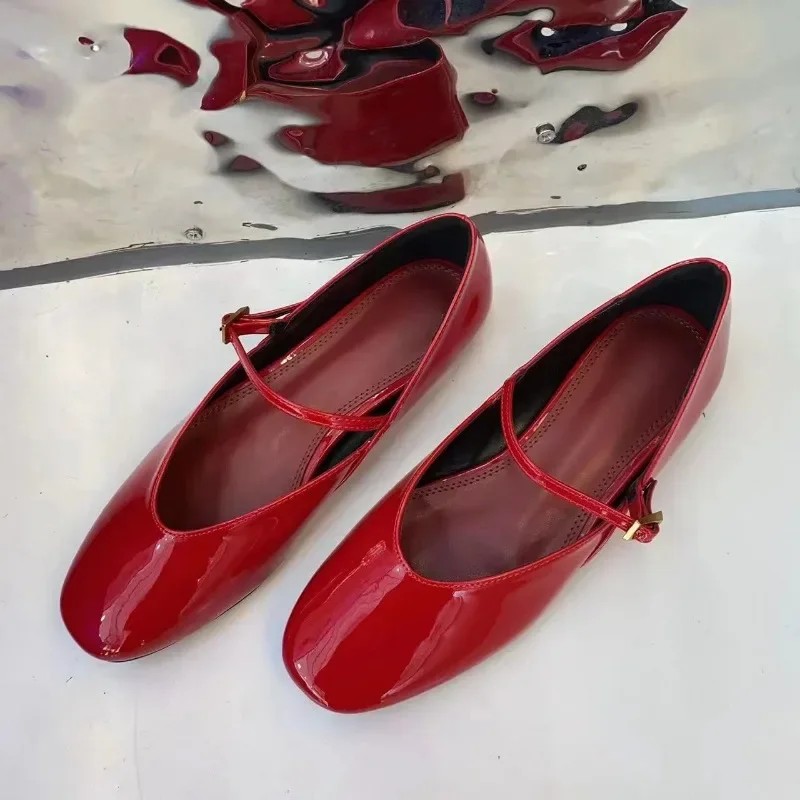 

2024 New Bowknot Mary Jane Shoes Women Square Toe Glossy Leather Flats Female Red Dance Ballets Party Ball Bridal Wedding Shoes