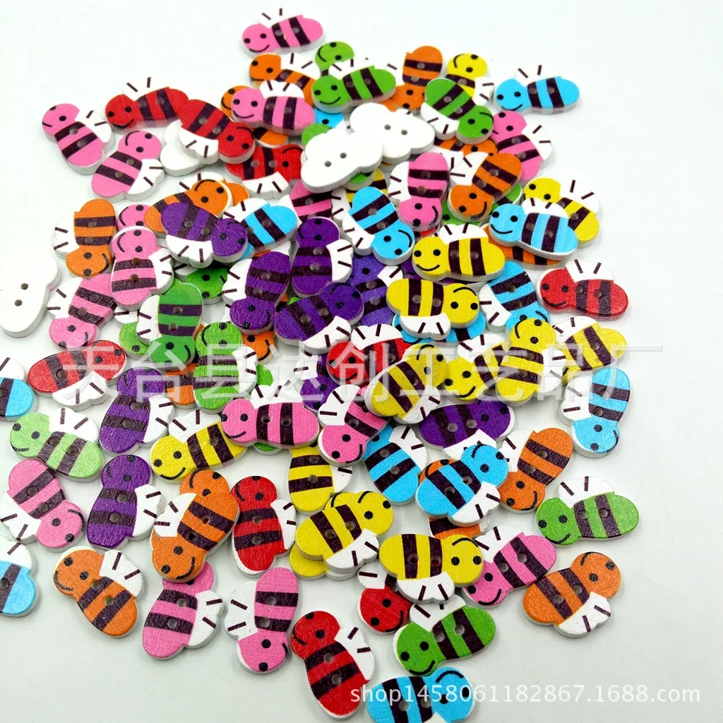 กระดุมไม้ผึ้งน้อยสีการ์ตูนน่ารัก เย็บวัสดุตกแต่ง อุปกรณ์เสริม แพ็คละ 100 ชิ้น