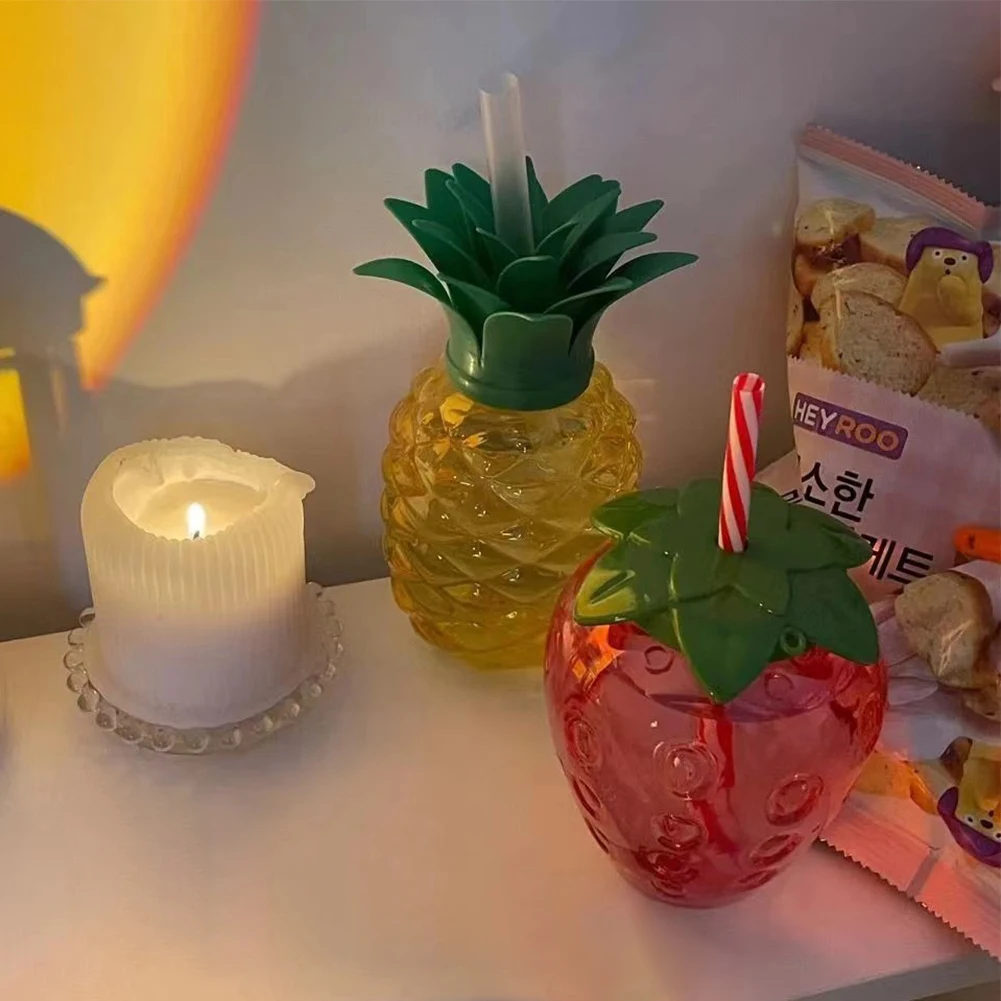 

10Pcs Plastic Strawberry Pineapple Drinking Cup with Straw Party Cups Fruit Shape Luau Flamingo Summer Beach Pool Party Decor