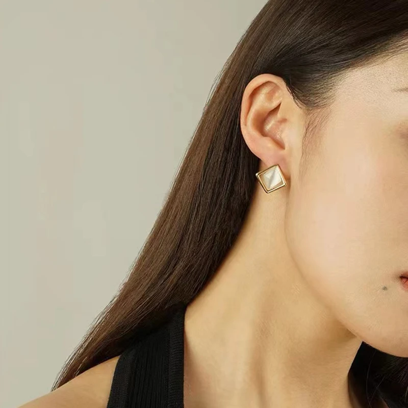 Classic Geometric Rhombic Opals Hollow Metal Copper alloy Stud Earrings Luxurious Ear Accessories For Womens in 2024 New Jewelry